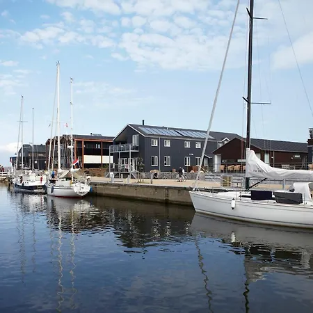 8 Person On A In * ボーゲンセ