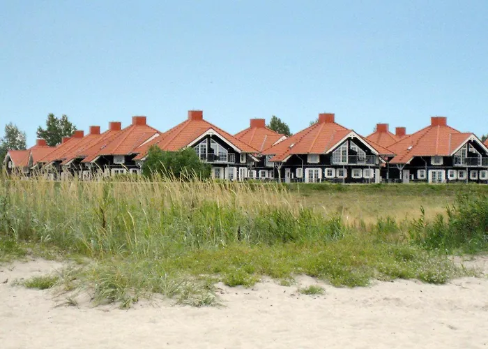 8 Person On A In Apartman *