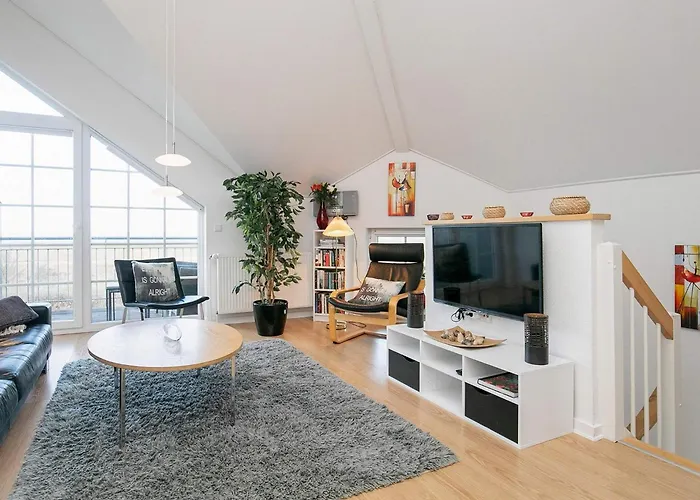 Apartman 8 Person On A In *